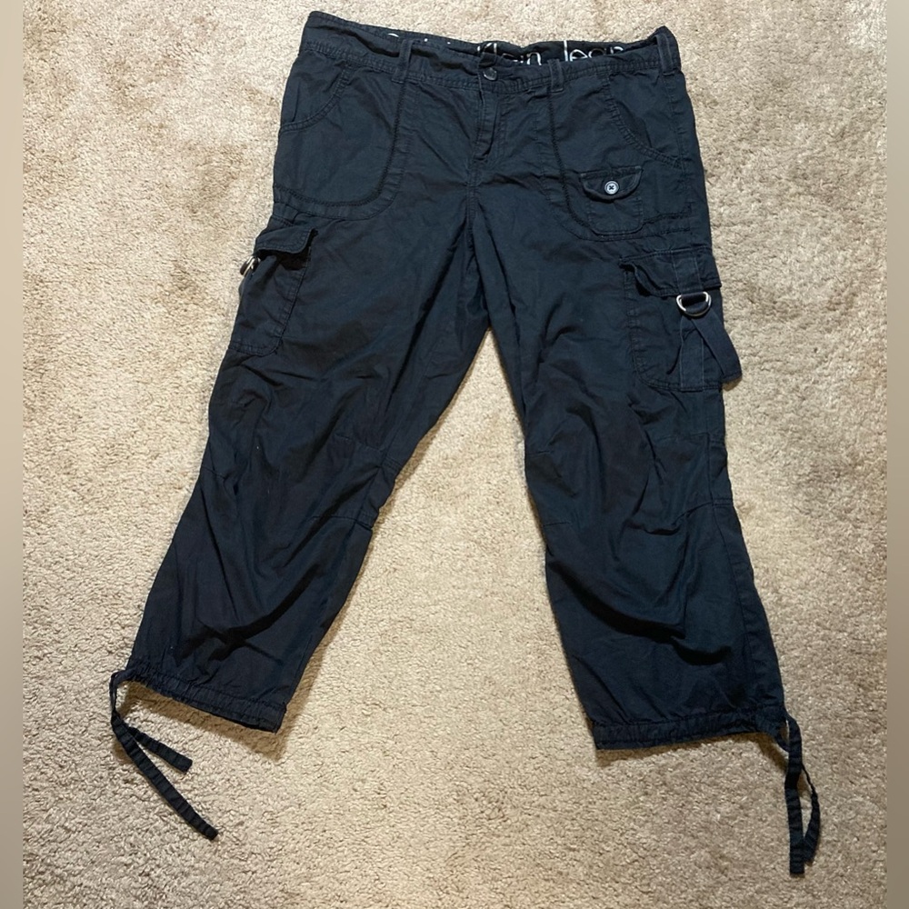 Calvin Klein Jeans 10 Cargo Capris Black pockets. Vintage